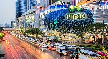 Traffic on street and MBK's most shopping mall
