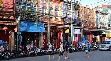 thalang-road-f