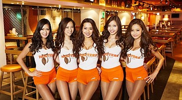 hooters-f